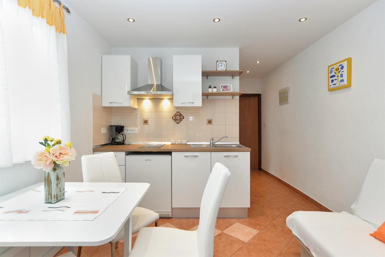 Apartment Snjezana 1064 Rovinj Exterior photo